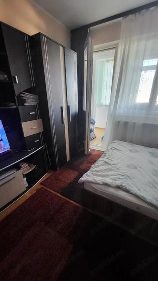 Apartament cu 3 camere decomandat în Micro 18
