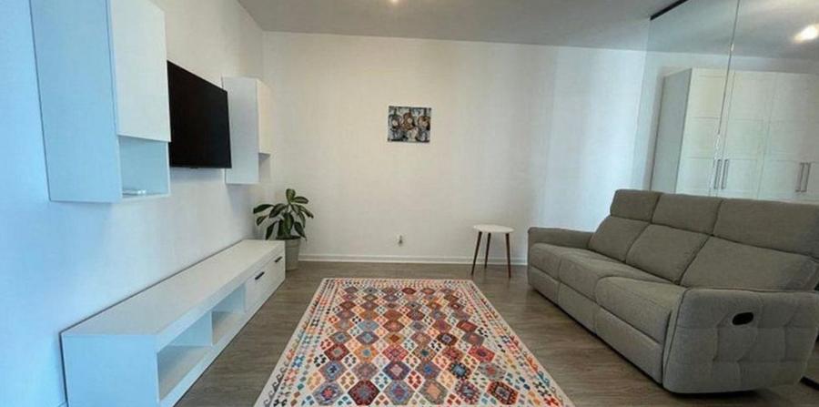Apartament cu 2 camere semidecomandat, mobilat în Aviației