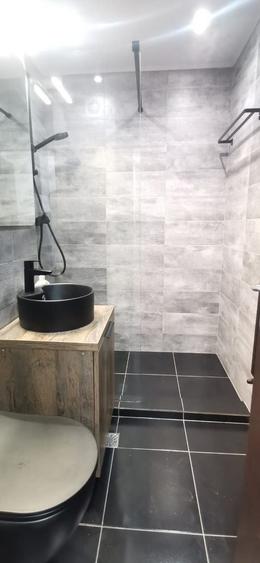 Apartament cu 3 camere decomandat în Gruia