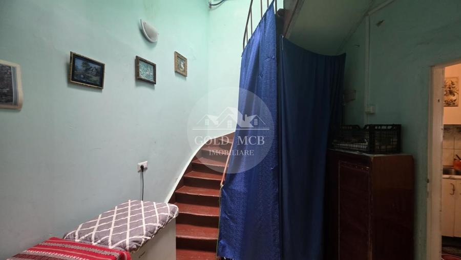 Apartament cu 5 camere decomandat în Armeneasca