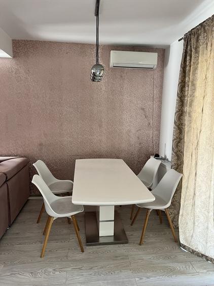 Casă cu 4 camere cu Teren 350 Mp în Domnești