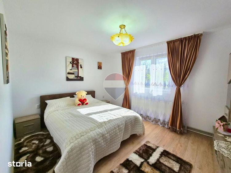 Casă cu 4 camere cu Teren 2575 Mp în Iordăcheanu