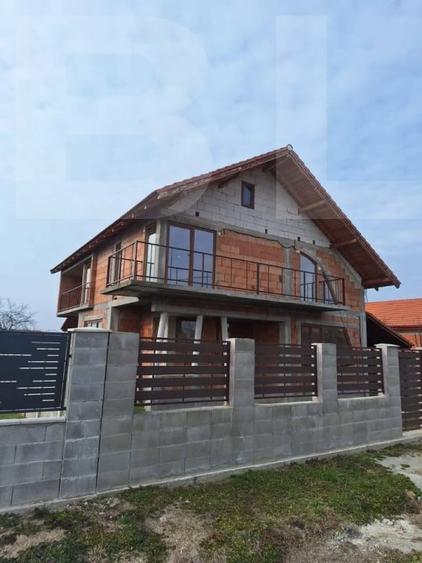 Casă individuală cu 5 camere cu Canalizare în Lugoj