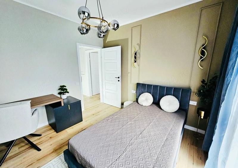 Apartament cu 3 camere semidecomandat, mobilat în Florești
