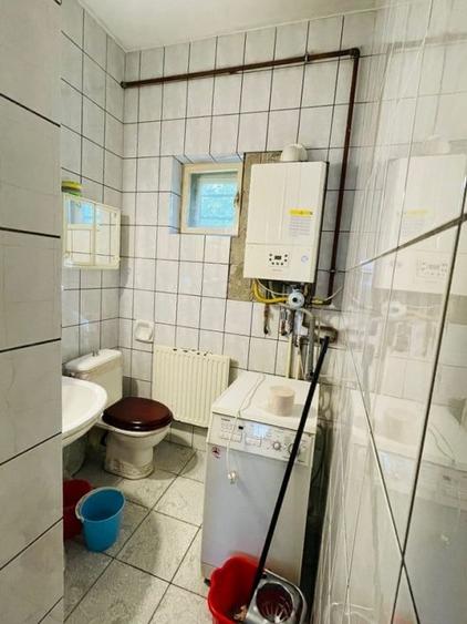 Casă individuală cu 3 camere cu Canalizare în Brașovul Vechi