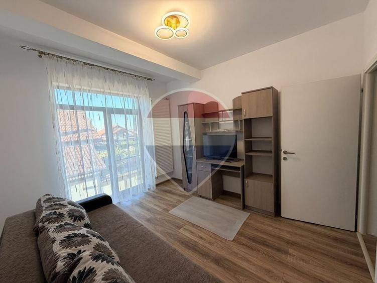 Casă individuală cu 4 camere cu Teren 300 Mp în Central