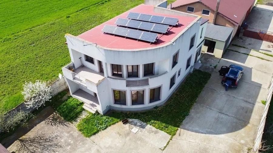 Casă cu 4 camere cu Teren 9848 Mp în Beregsău Mic