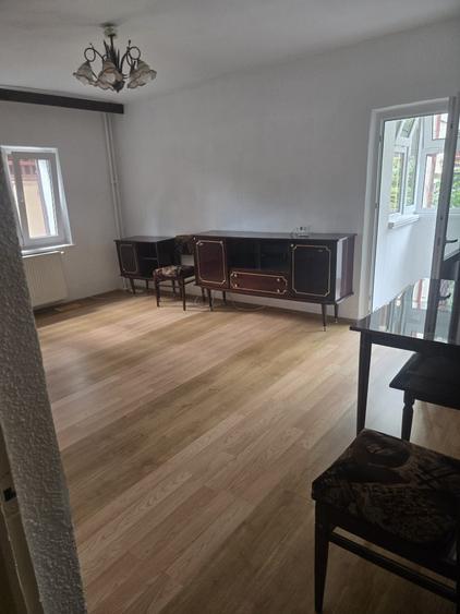 Apartament cu 2 camere decomandat în Drumul Carului