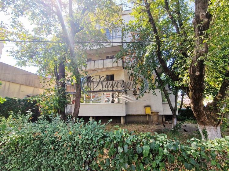 Apartament cu 3 camere decomandat, mobilat în Mărăști