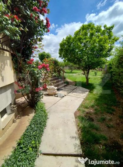 Casă cu 4 camere cu Teren 1500 Mp în Malu Mare