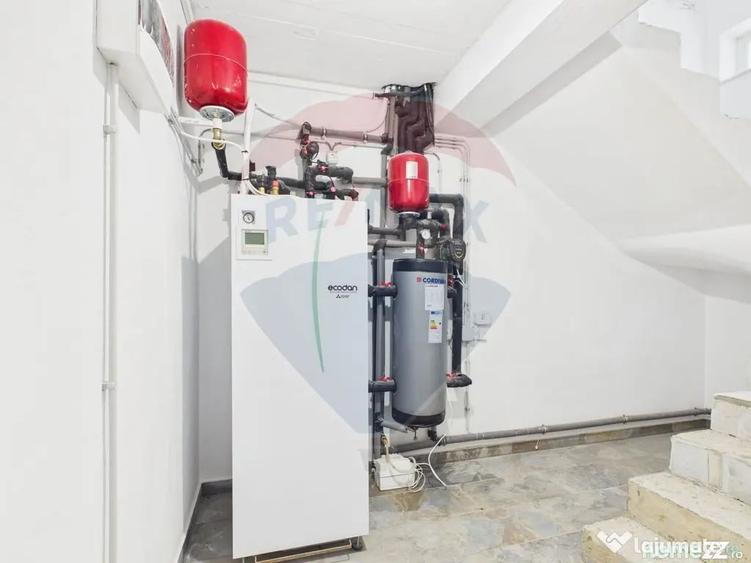 Casă cu 7 camere cu Teren 300 Mp în Ultracentral