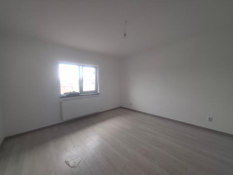 Casă individuală cu 3 camere cu Teren 300 Mp în Clinceni