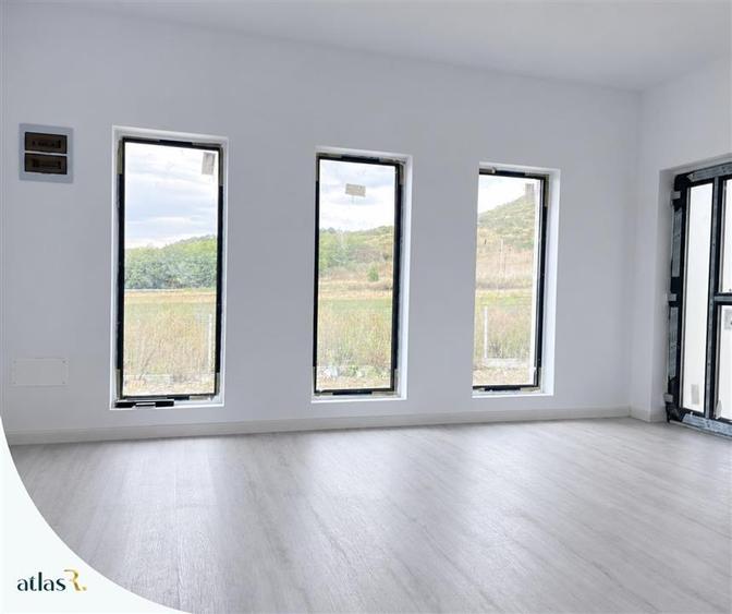 Casă individuală cu 4 camere cu Canalizare în Valea Adâncă