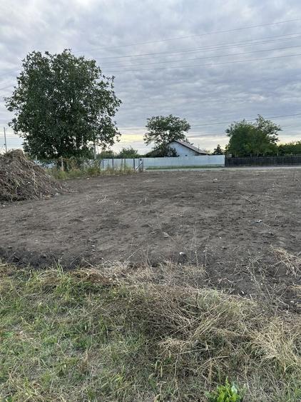 Teren de 829 mp, în Ogrăzile