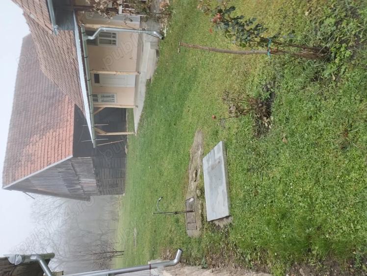 Casă cu 4 camere în Aluniș