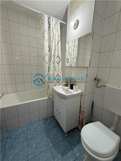 Apartament cu 3 camere decomandat în Democrației
