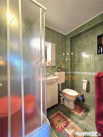Casă cu 6 camere cu Teren 1761 Mp în Izlaz