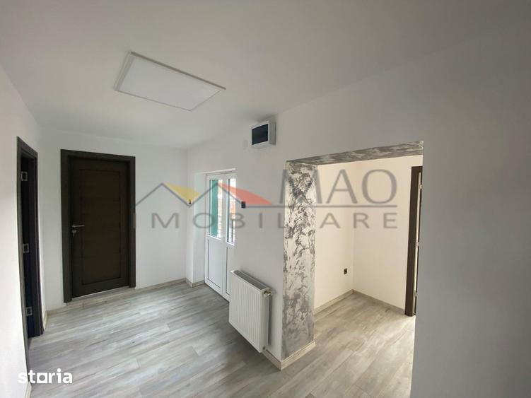 Casă cu 8 camere cu Teren 700 Mp în Semicentral