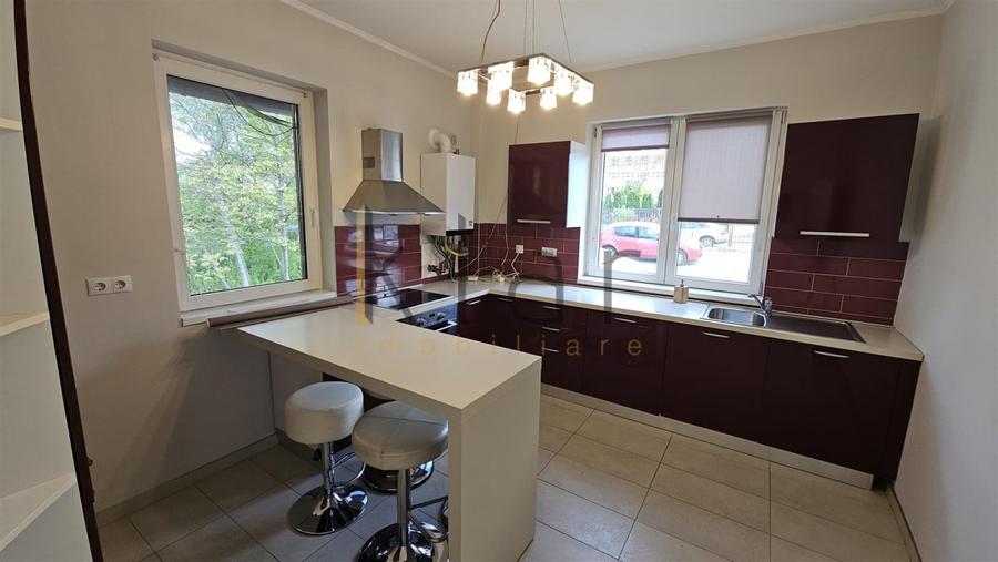Apartament cu 5 camere decomandat, mobilat în Andrei Mureșanu