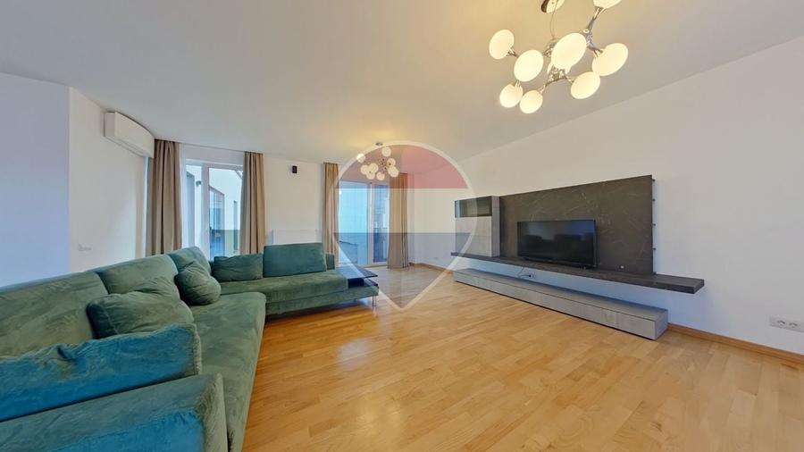 Apartament cu 3 camere semidecomandat, mobilat în Central