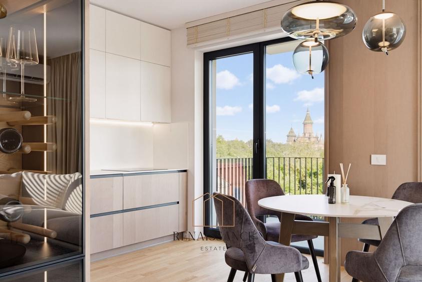 Apartament cu 4 camere decomandat, mobilat în Central