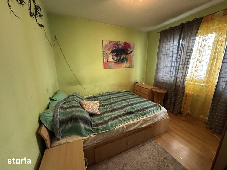 Apartament cu 3 camere decomandat în Valea Aurie