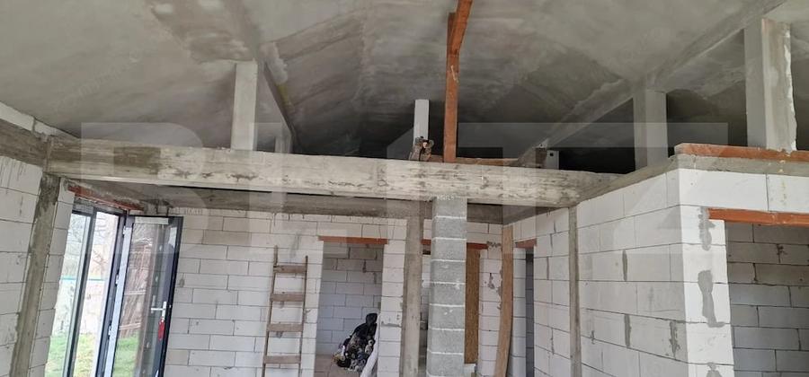Casă cu Teren 2712 Mp în Central