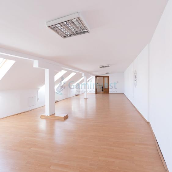 Spațiu comercial, de 382 mp, în Central