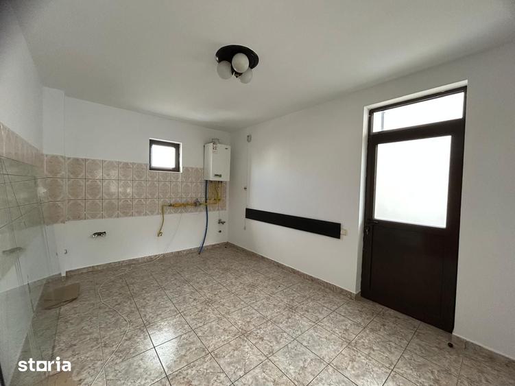 Casă cu 4 camere cu Teren 300 Mp în Banat