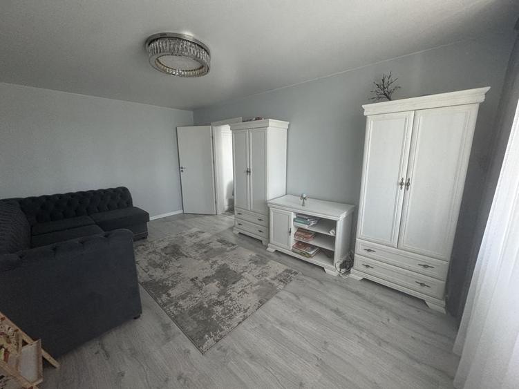 Apartament cu 2 camere decomandat în Titan