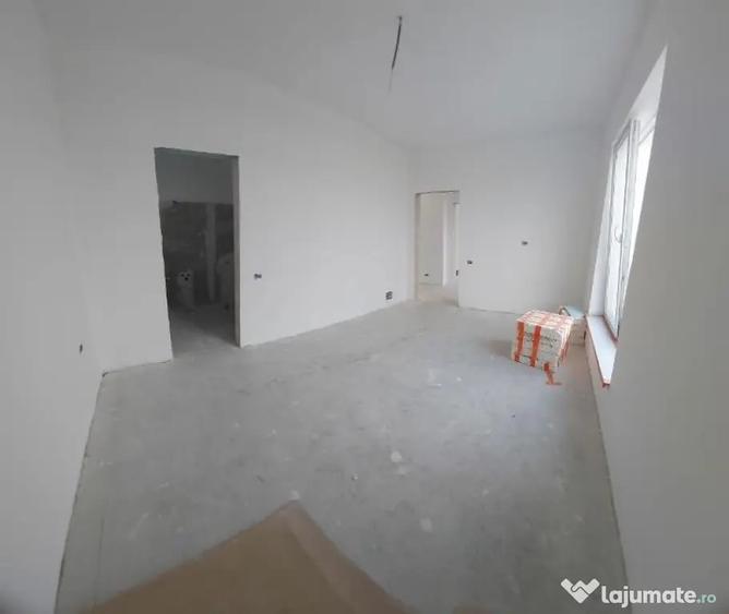 Casă cu 4 camere cu Teren 400 Mp în Vârteju