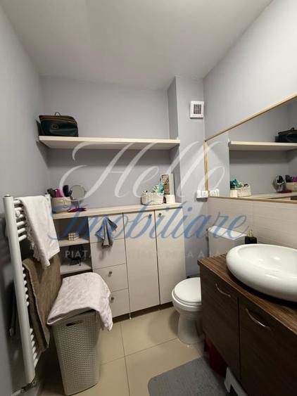 Apartament cu 3 camere semidecomandat în Florești