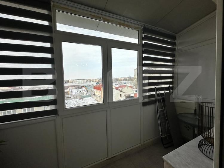 Apartament cu 2 camere semidecomandat, mobilat în Craiovița Nouă