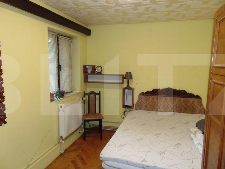 Apartament cu 4 camere decomandat, mobilat în Tineretului