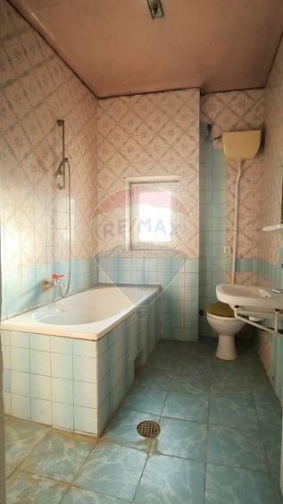 Casă cu 4 camere cu Teren 317 Mp în Dumbrăveni