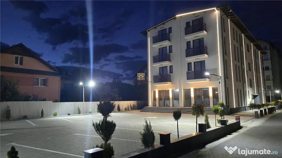 Spațiu comercial, de 929 mp, în Ipotești