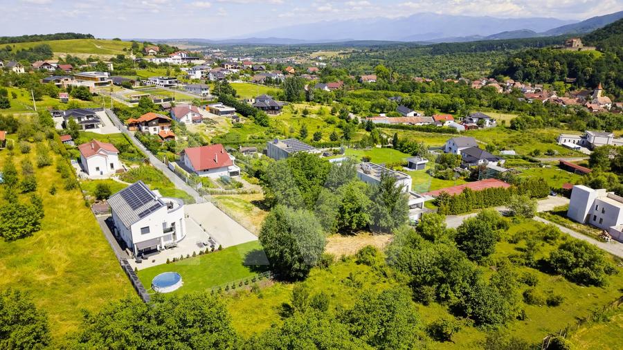 Teren Construcții intravilan de 1340 mp, în Cisnădioara
