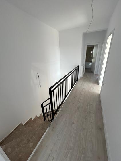 Duplex cu 4 camere cu Teren 252 Mp în Moșnița Veche