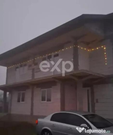 Duplex complet pentru 2 familii 326 mp?i 2.000 mp teren - 9