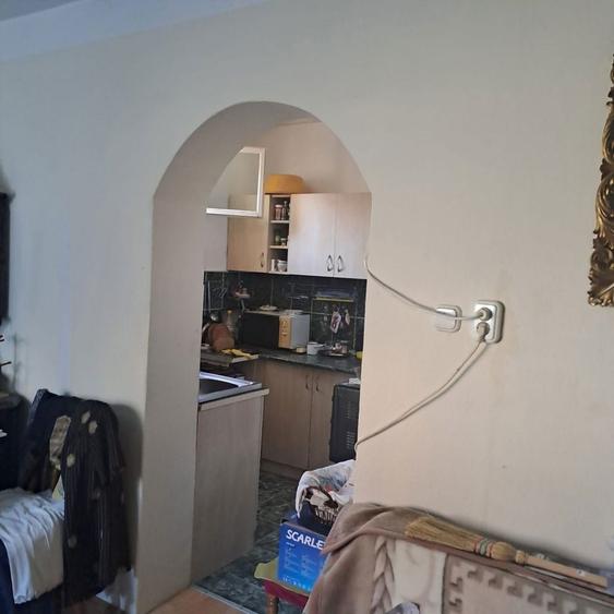 Casă cu 8 camere cu Teren 700 Mp în Semicentral