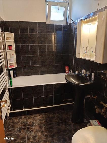 Apartament cu 3 camere semidecomandat în Abator