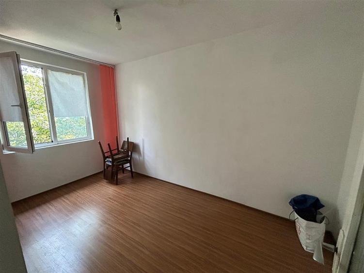 Apartament cu 3 camere decomandat în Gară