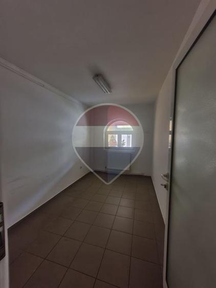 Spațiu comercial, de 90 mp, în Nord