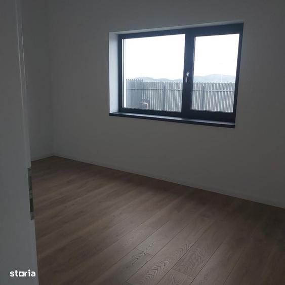 Casă cu 3 camere în Tărlungeni