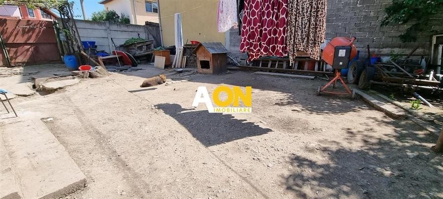 Casă individuală cu 3 camere cu Canalizare în Central