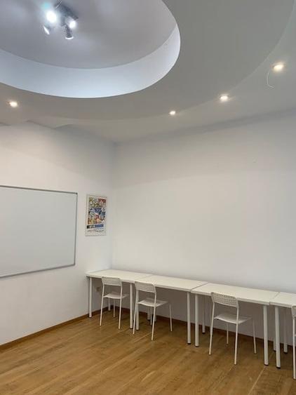 Casă individuală cu 12 camere cu Canalizare în Nord