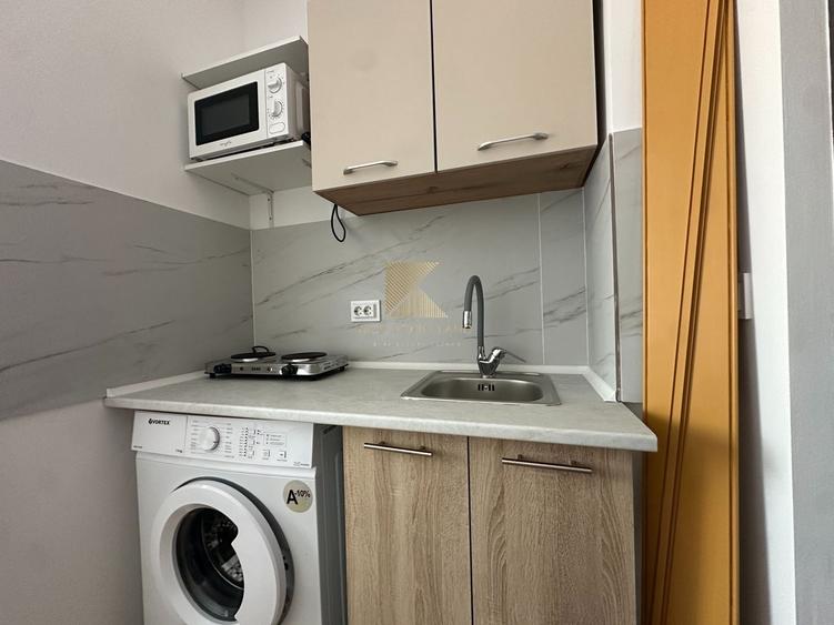 Camera cu baie, renovata complet, Str. Serii 2, prima inchiriere - 6