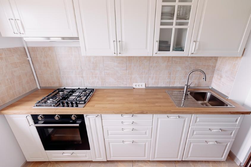 Apartament cu 2 camere semidecomandat, mobilat în Titan