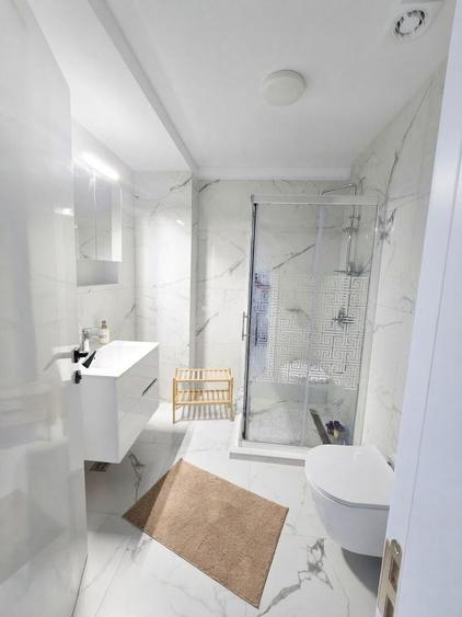 Apartament cu 3 camere decomandat, mobilat în Energia