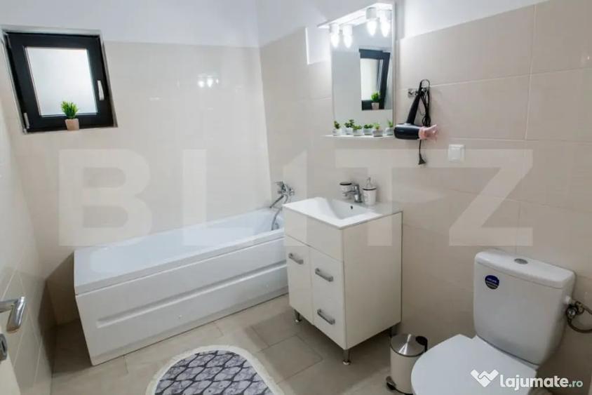 Apartament cu 3 camere semidecomandat în Central